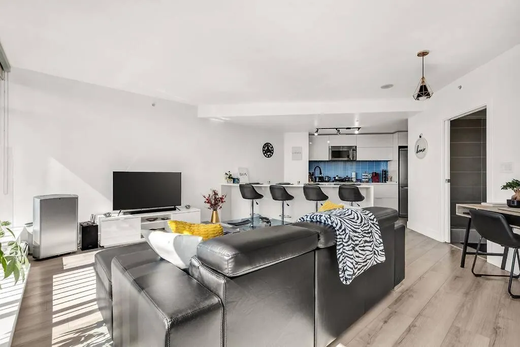 Central Luxury Apartment With Best City Views! Vancouver Kanada