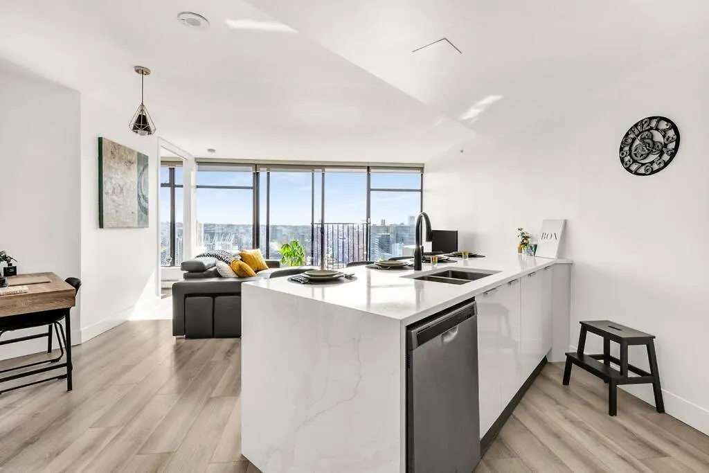 Central Luxury Apartment With Best City Views! Vancouver
