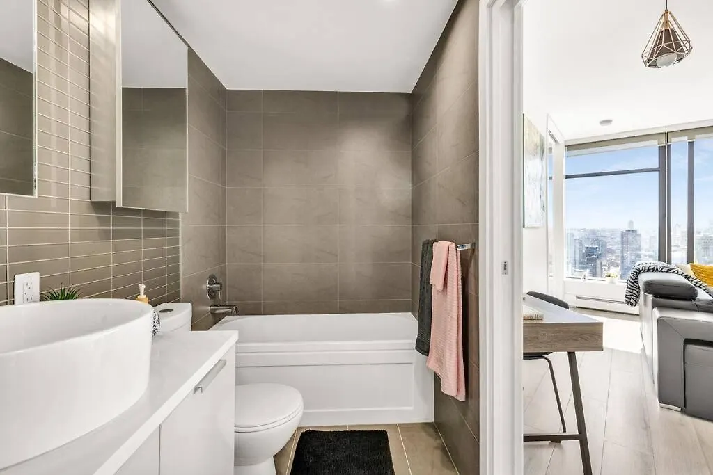 Central Luxury Apartment With Best City Views! Vancouver